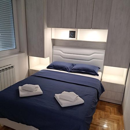 Apartman Ml Lukavica Buitenkant foto