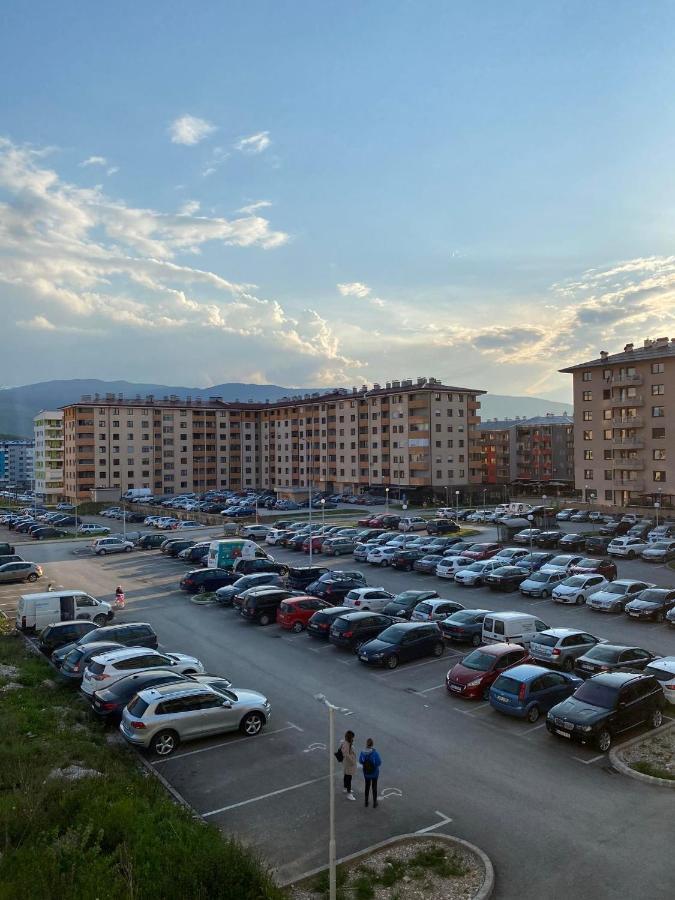 Apartman Ml Lukavica Buitenkant foto