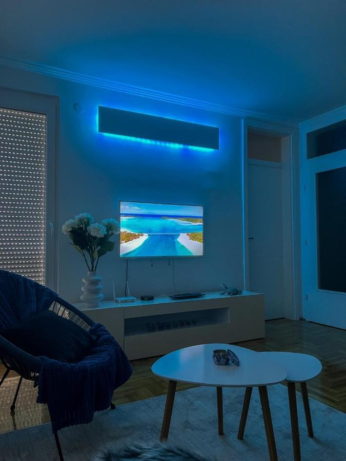 Apartman Ml Lukavica Buitenkant foto