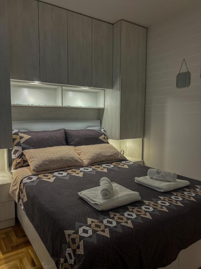 Apartman Ml Lukavica Buitenkant foto