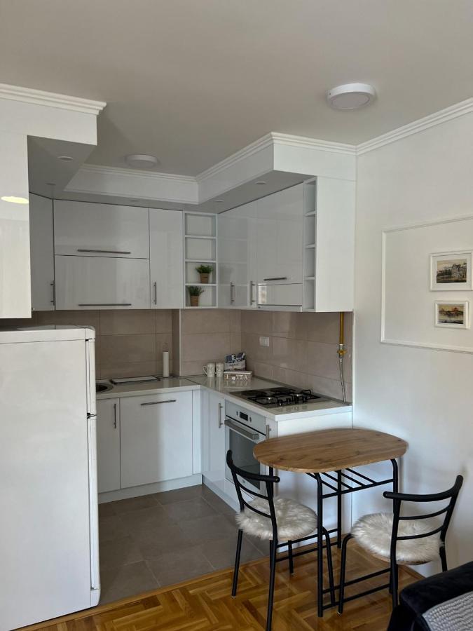 Apartman Ml Lukavica Buitenkant foto